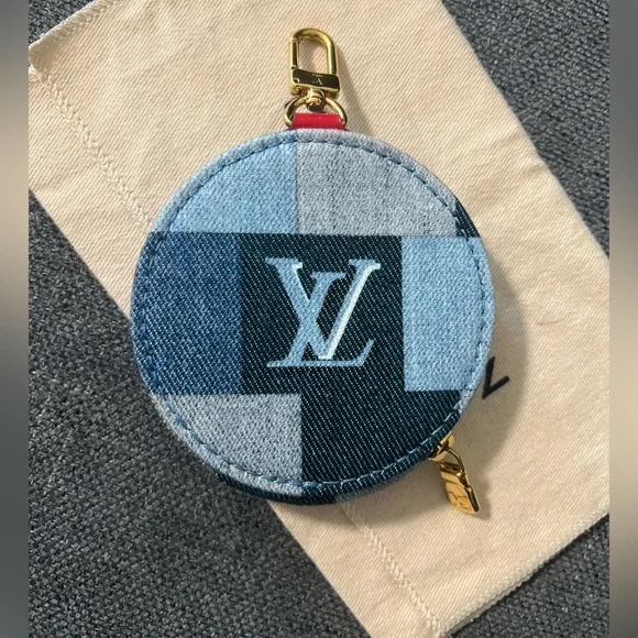 Authentic Louis Vuitton denim patchwork coin purse bag charm - Picture 3 of 7